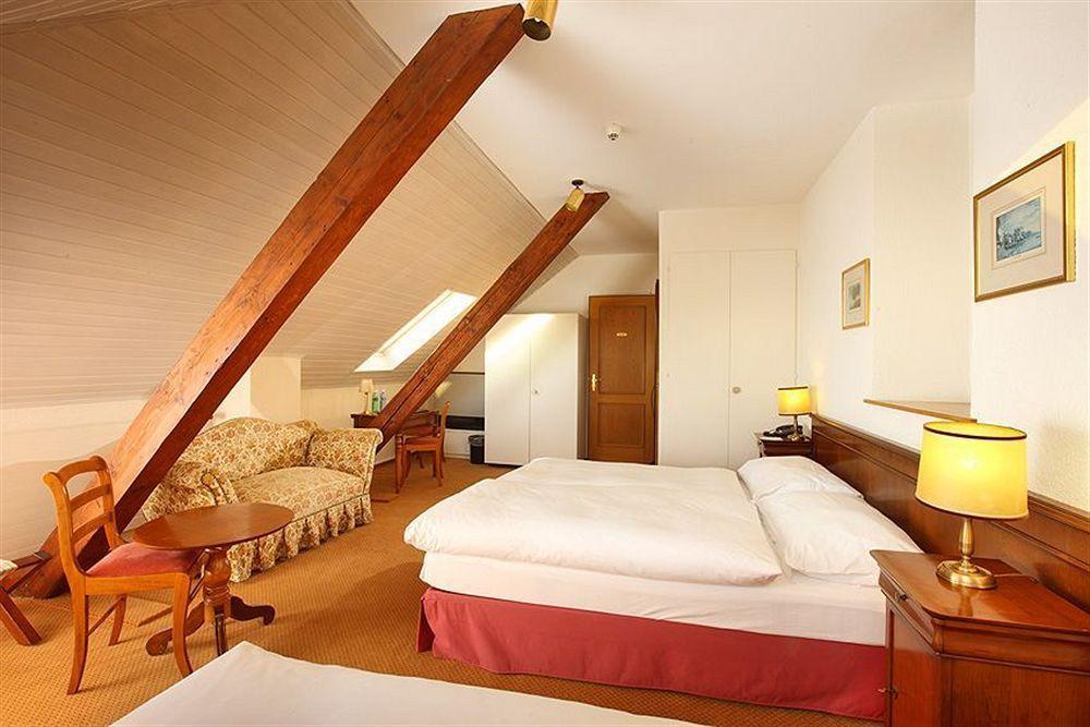 Hotel Residence Du Boulevard Lausanne Room photo